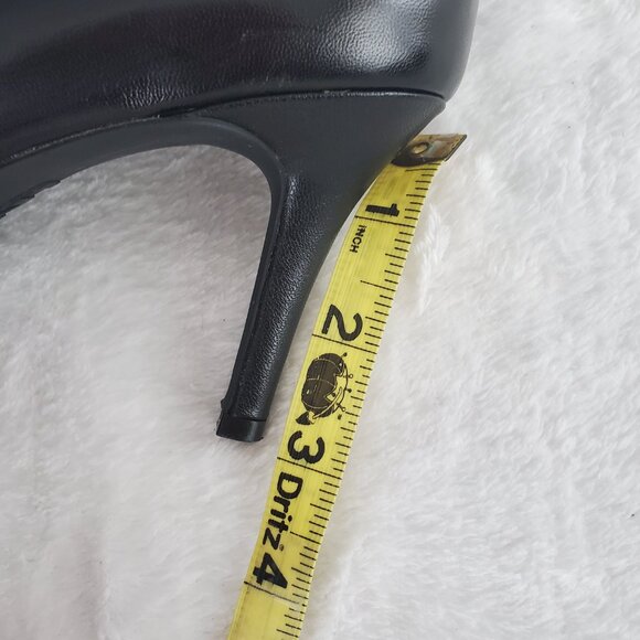 I.N.C. pumps 6.5 - Picture 5 of 5